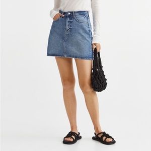 H&M high waisted distressed dark wash denim mini skirt size 4